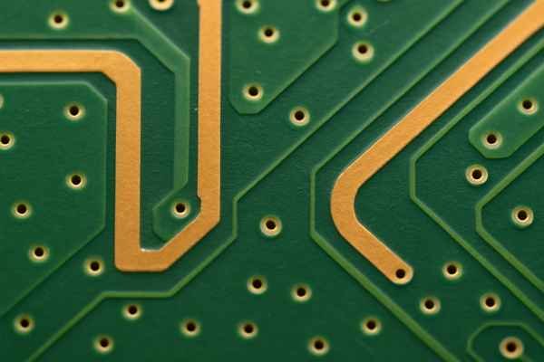 PCB Trace Bend Comparison